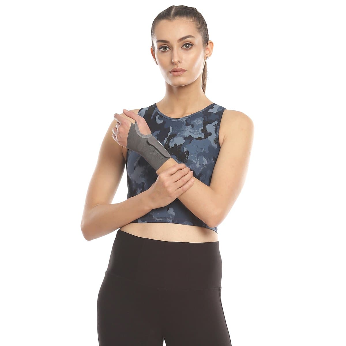 WRIST BRACE WITH THUMB - UNIVERSAL